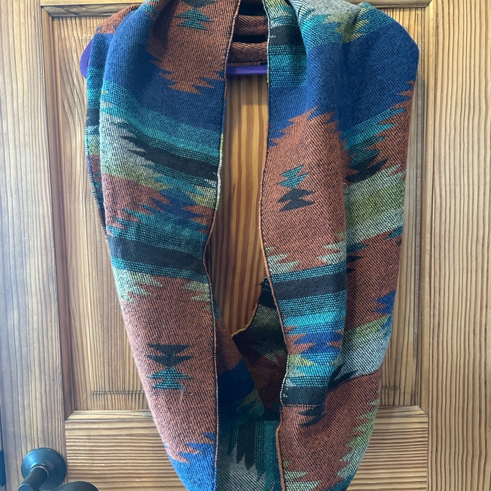 Aztec infinity scarf